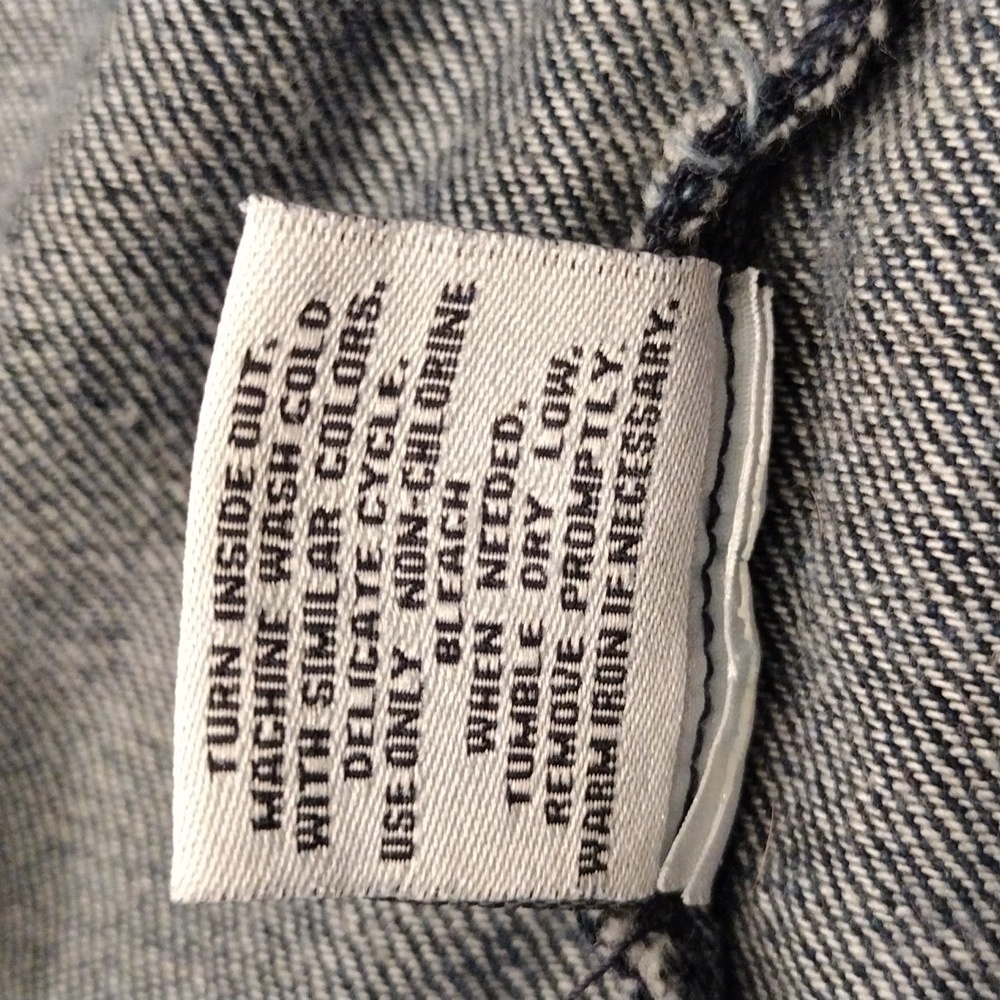 Wallflower Juniors Size XL Distressed Denim Vest, Dark wash denim blue - Picture 7 of 7